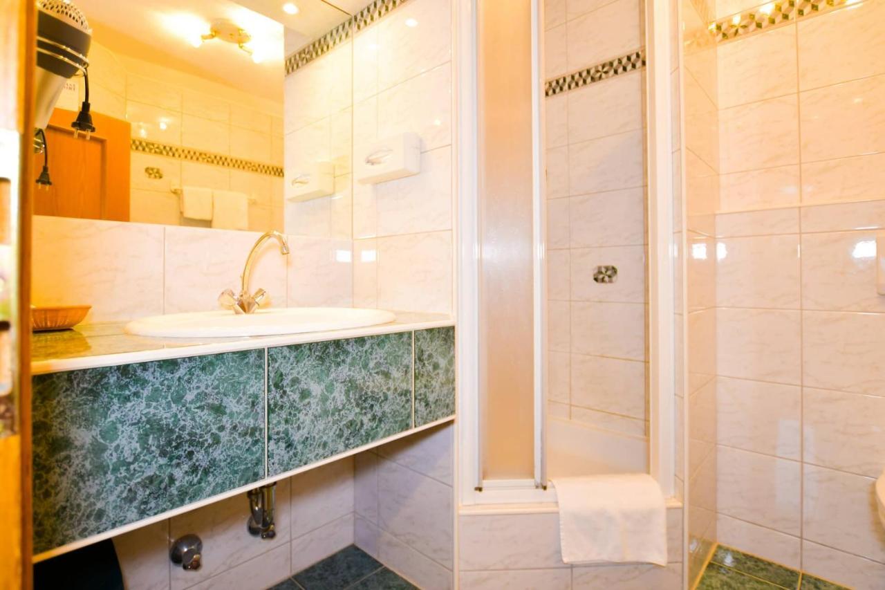 Hotel Jerolitsch Krumpendorf Εξωτερικό φωτογραφία